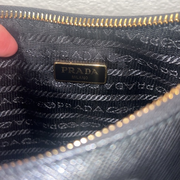 New Prada 2005 Reedition worn once - Picture 3 of 5